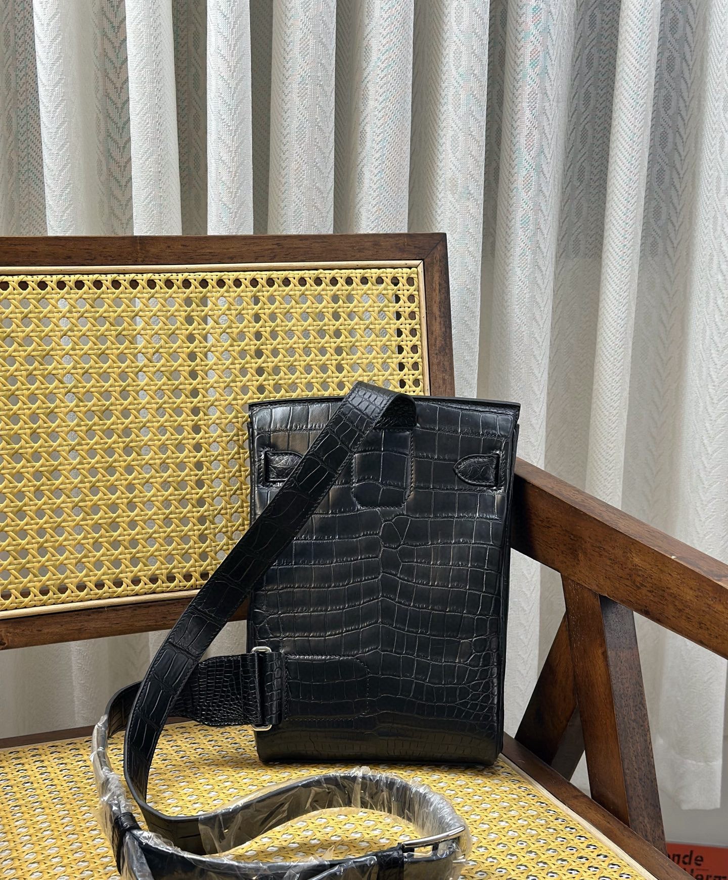 代金引換スリングバッグ