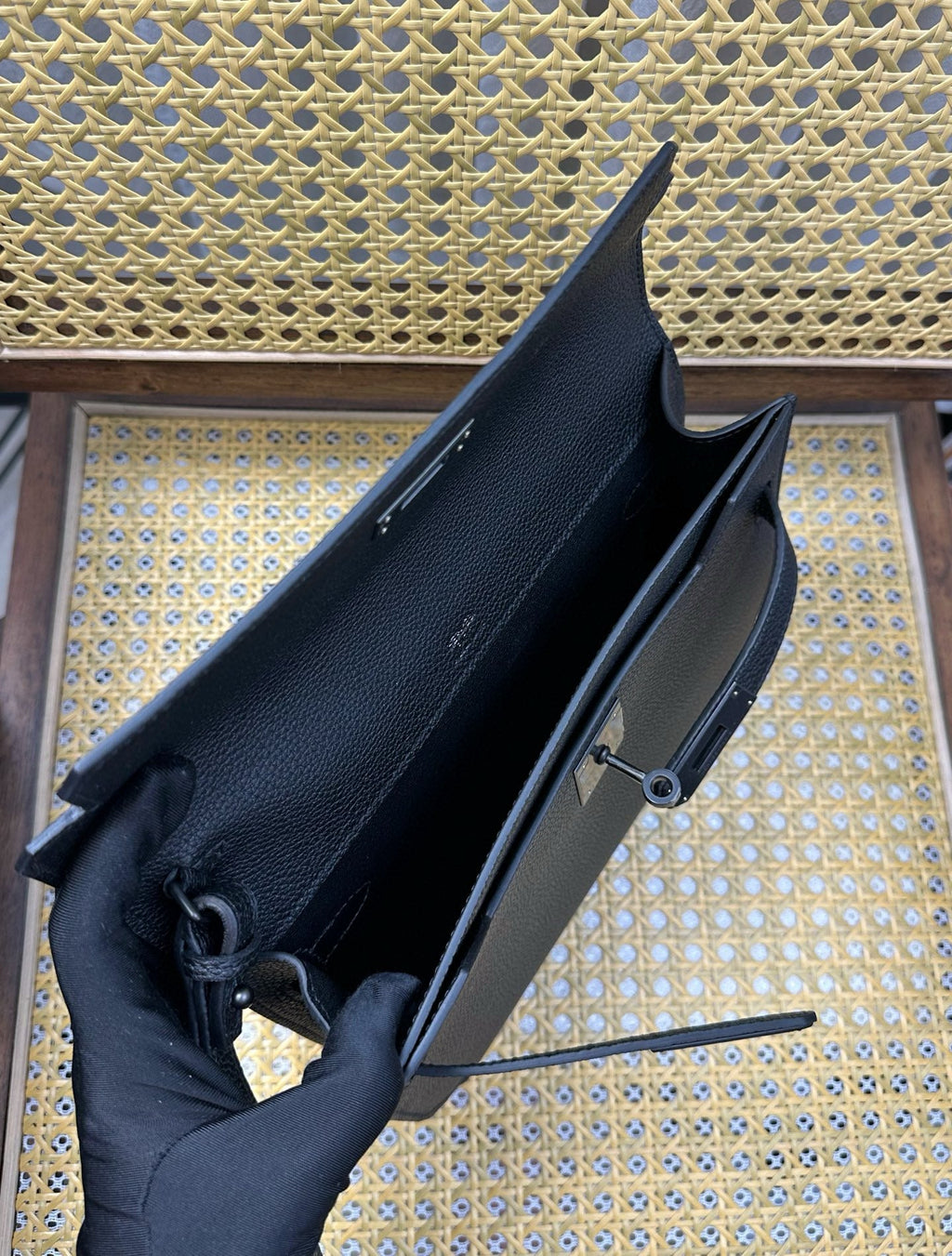 代金引換クロスボディバッグ