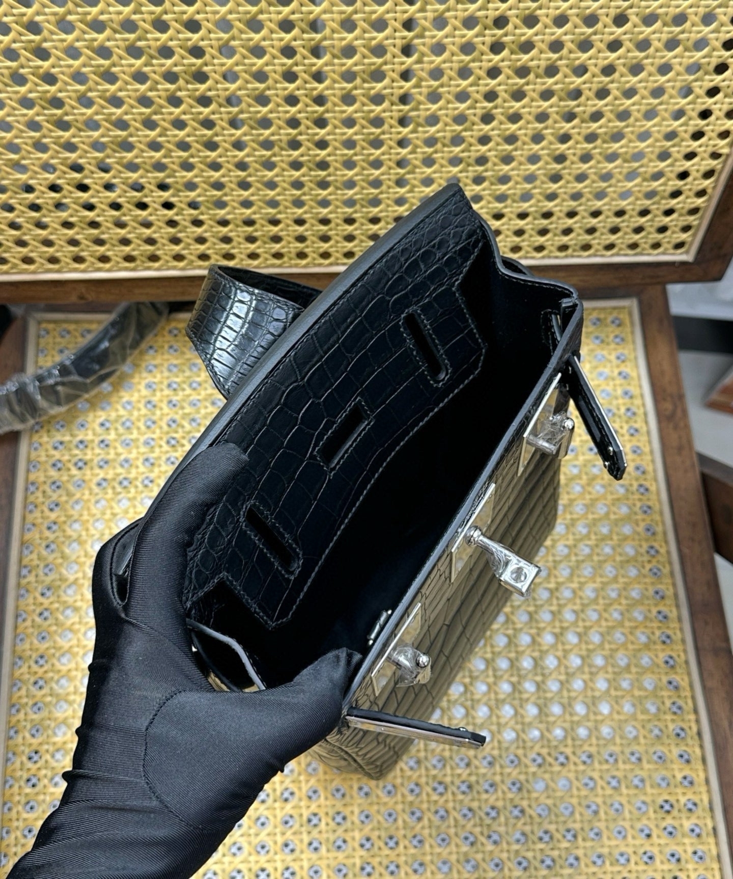 代金引換スリングバッグ